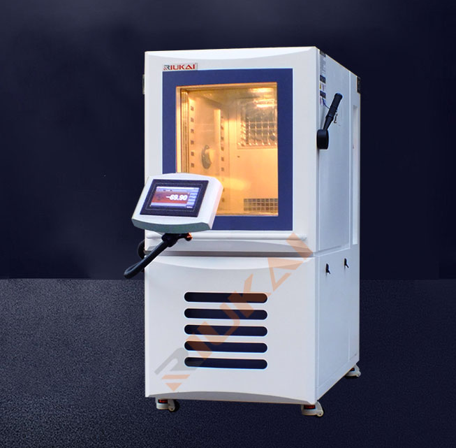 恒溫恒濕試驗(yàn)箱出現(xiàn)黑屏的處理方法 恒溫恒濕試驗(yàn)箱出現(xiàn)黑屏的處理方法